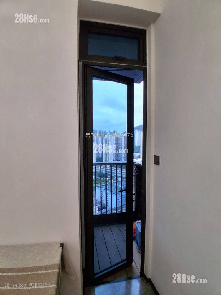 Maya Sell 2 Bedrooms , 1 Bathroom 547 ft²