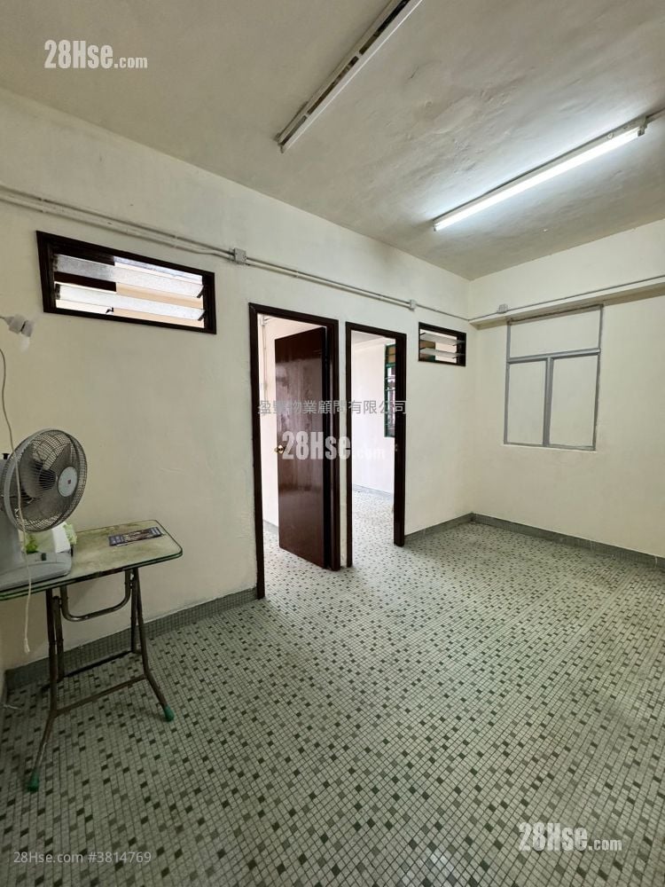 Hennessy Road Court Sell 2 Bedrooms , 1 Bathroom 366 ft²