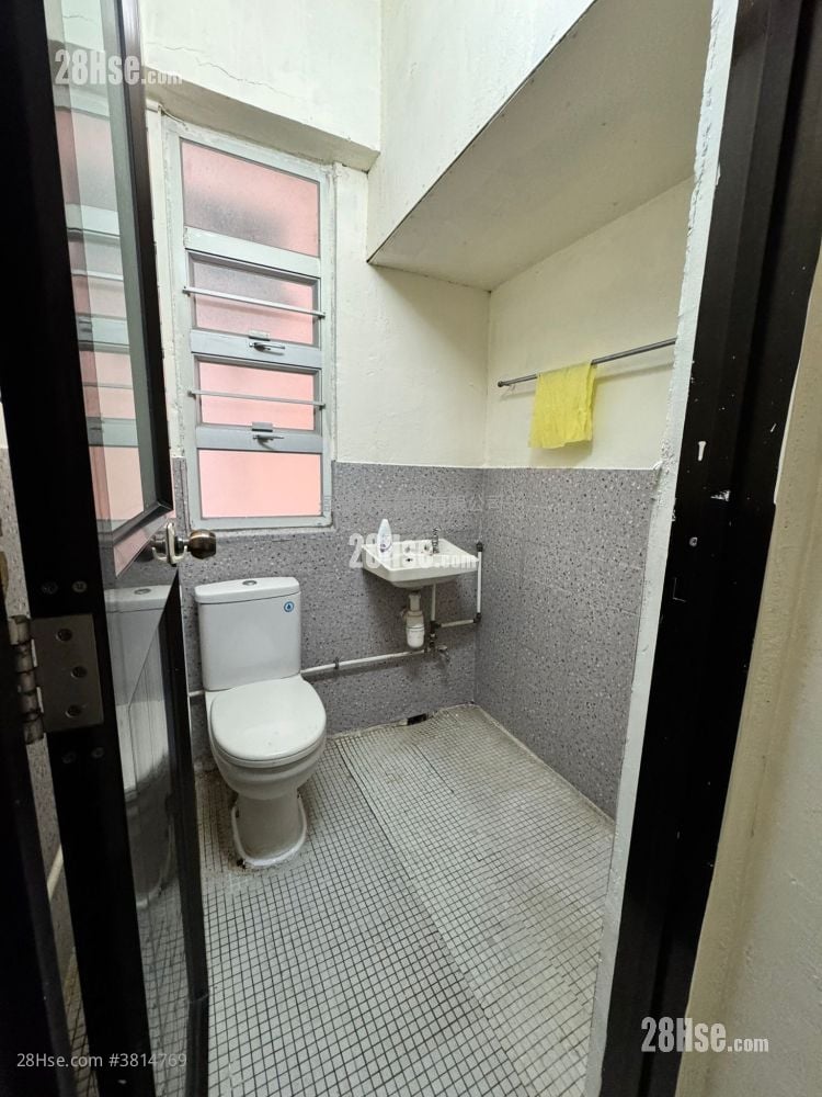 Hennessy Road Court Sell 2 Bedrooms , 1 Bathroom 366 ft²