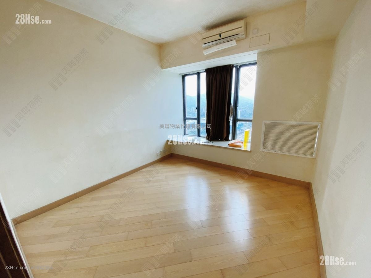 Yoho Midtown Sell 3 Bedrooms , 3 Bathrooms 901 ft²