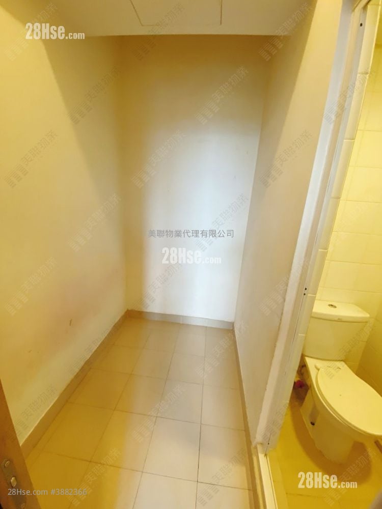 Yoho Midtown Sell 3 Bedrooms , 3 Bathrooms 901 ft²