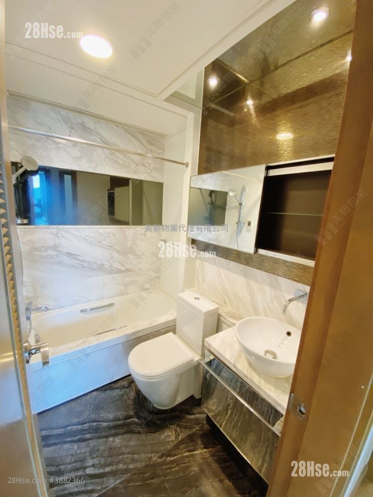 Yoho Midtown Sell 3 Bedrooms , 3 Bathrooms 901 ft²