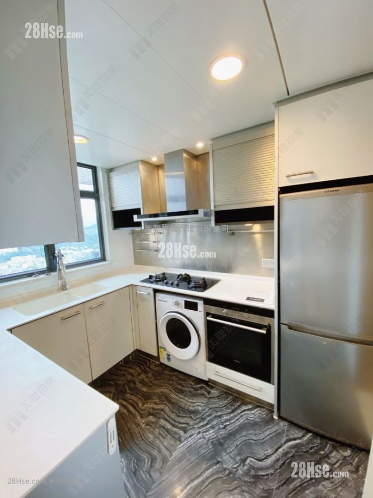 Yoho Midtown Sell 3 Bedrooms , 3 Bathrooms 901 ft²