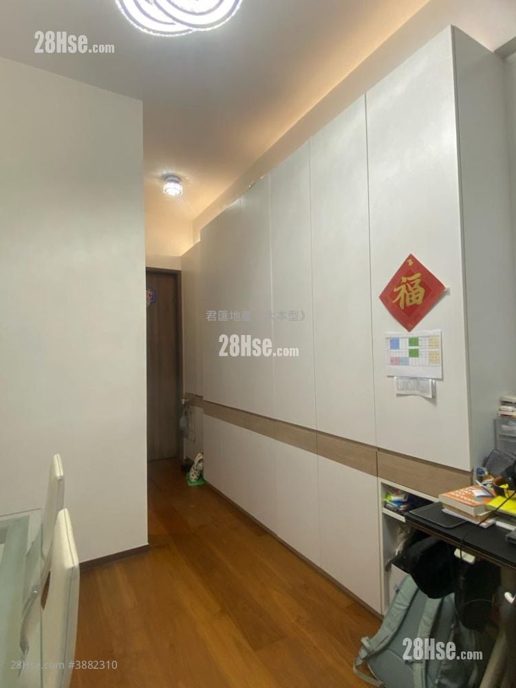 Maya Sell 2 Bedrooms 547 ft²