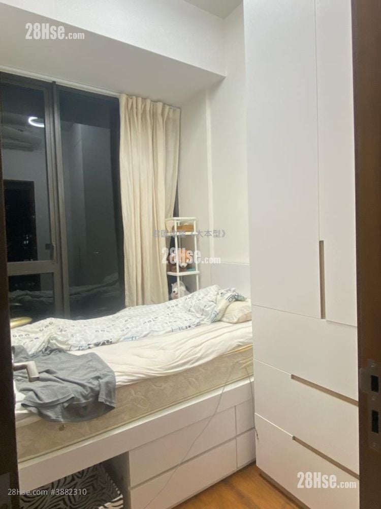 Maya Sell 2 Bedrooms 547 ft²
