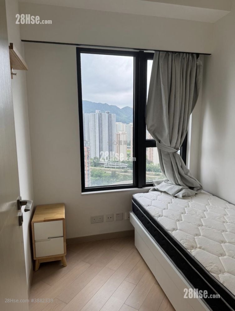 bedroom 1: Mount Regency Rental 3 Bedrooms , 2 Bathrooms 591 ft²