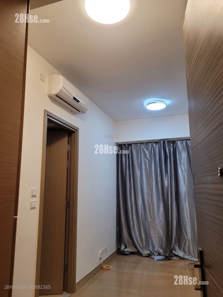 The Reach Sell 2 Bedrooms , 1 Bathroom 403 ft²