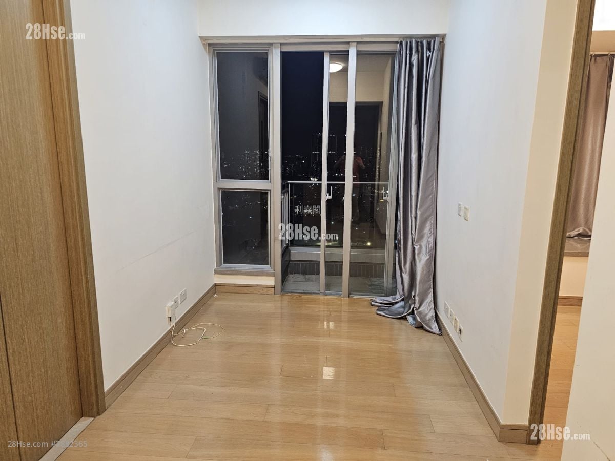 The Reach Sell 2 Bedrooms , 1 Bathroom 403 ft²