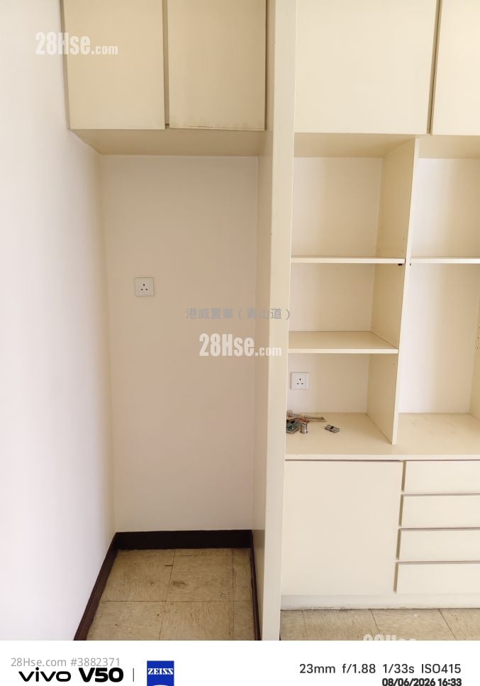 Jumbo Court Sell 2 Bedrooms , 1 Bathroom 413 ft²