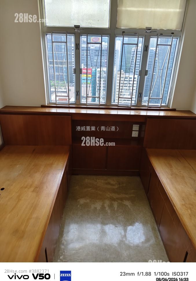 Jumbo Court Sell 2 Bedrooms , 1 Bathroom 413 ft²
