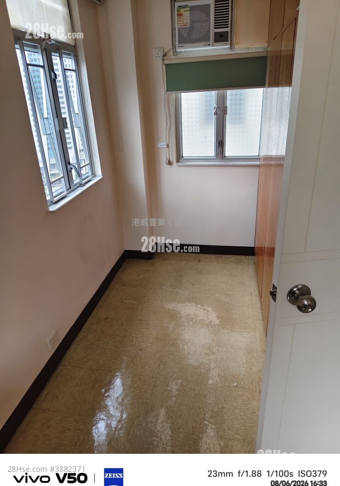 Jumbo Court Sell 2 Bedrooms , 1 Bathroom 413 ft²