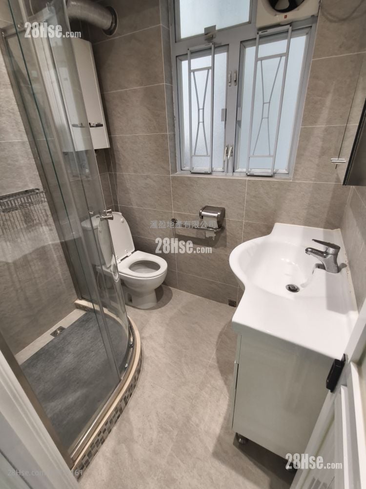 King's Lodge Sell 2 Bedrooms , 1 Bathroom 522 ft²