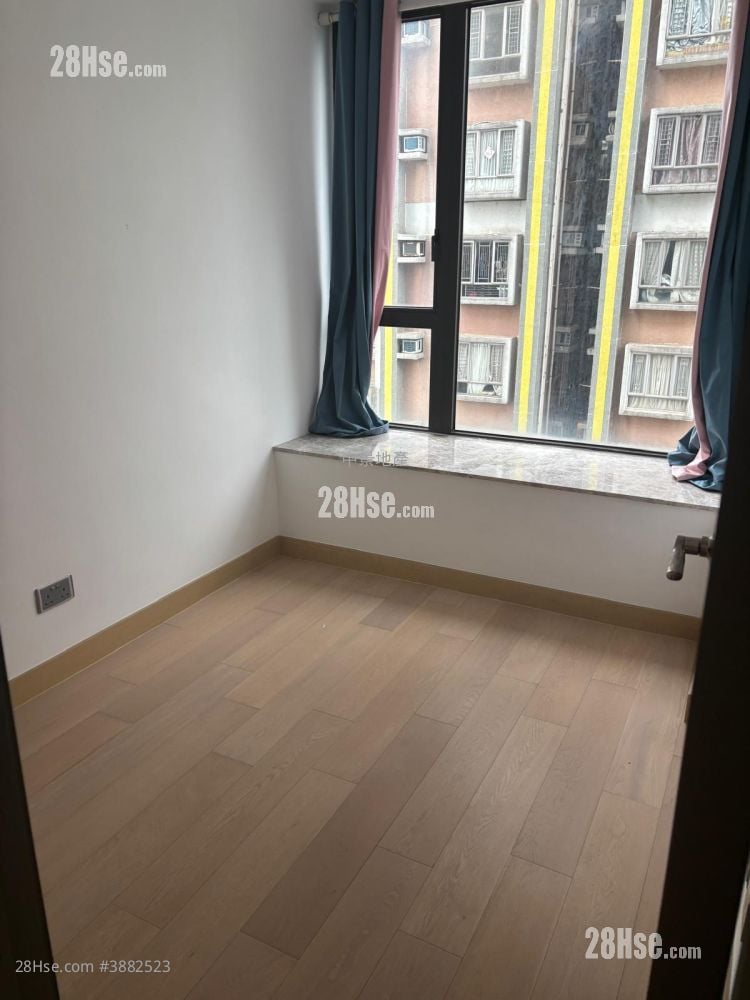 The Uptown Rental 3 Bedrooms , 2 Bathrooms 708 ft²