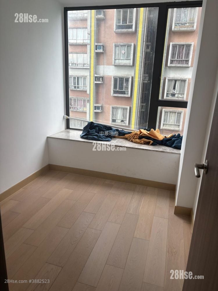 The Uptown Rental 3 Bedrooms , 2 Bathrooms 708 ft²