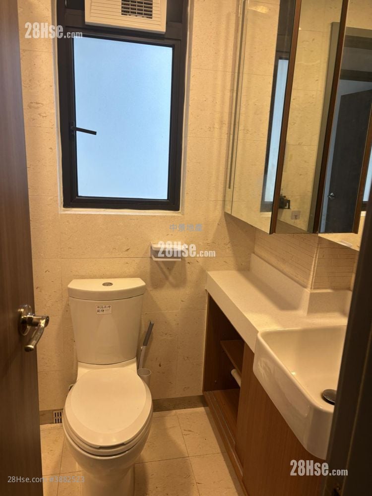 The Uptown Rental 3 Bedrooms , 2 Bathrooms 708 ft²