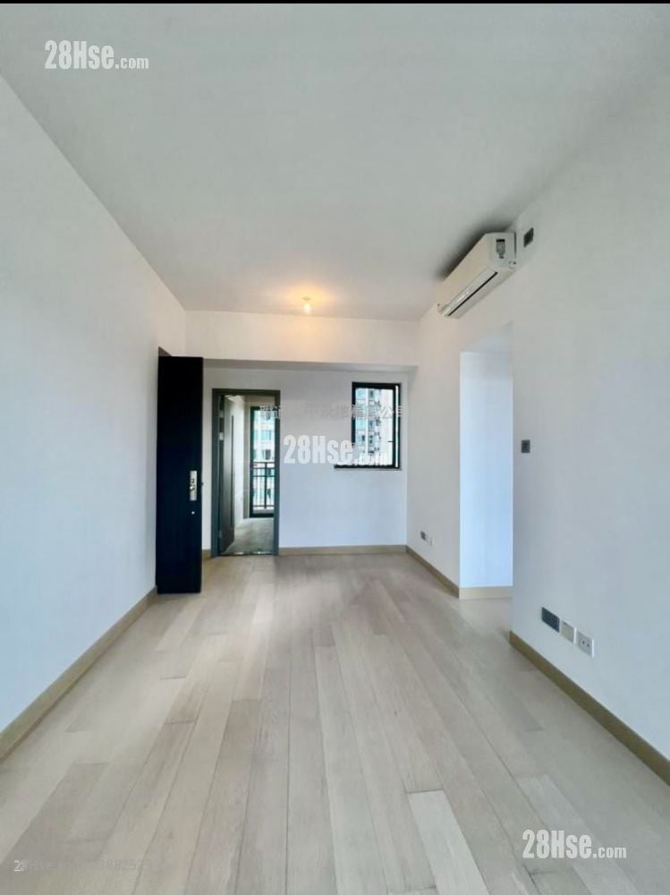 The Uptown Rental 3 Bedrooms , 2 Bathrooms 708 ft²