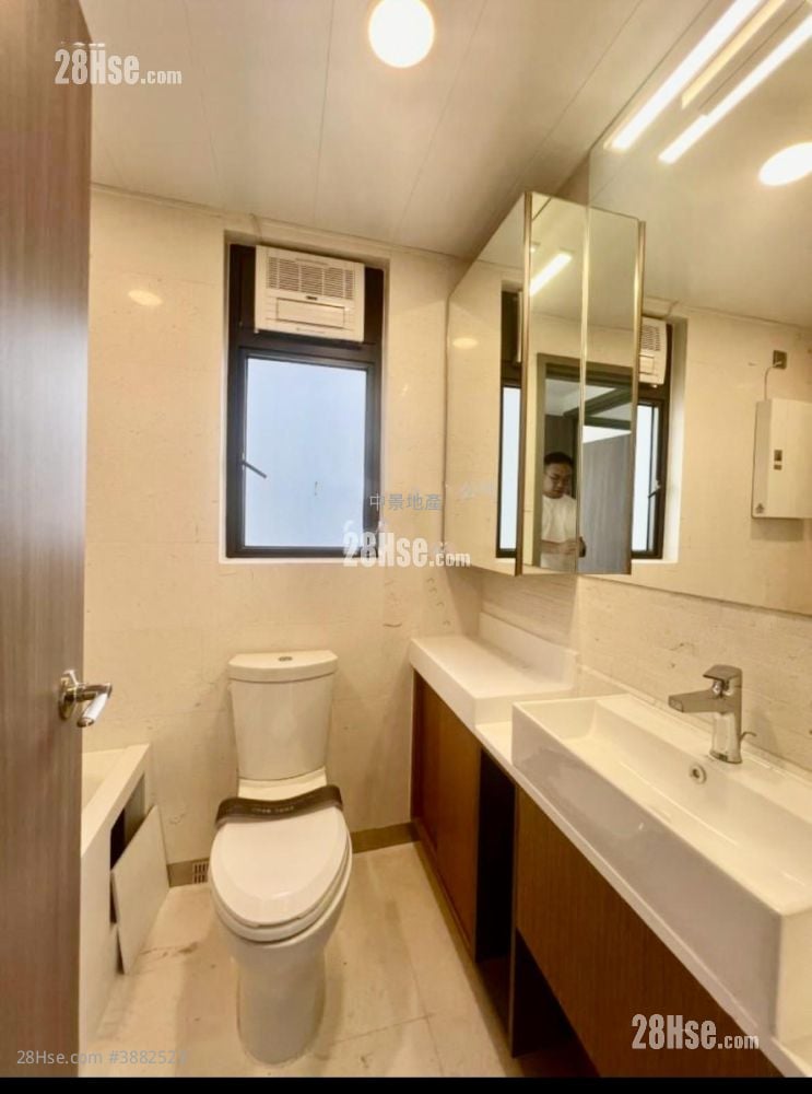 The Uptown Rental 3 Bedrooms , 2 Bathrooms 708 ft²