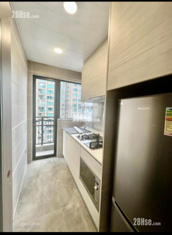 The Uptown Rental 3 Bedrooms , 2 Bathrooms 708 ft²