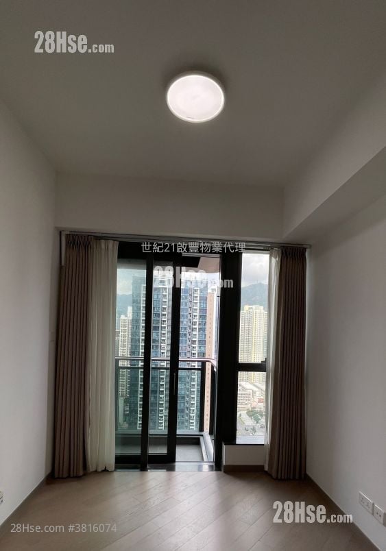 Upper River Bank Rental 2 Bedrooms , 1 Bathroom 585 ft²
