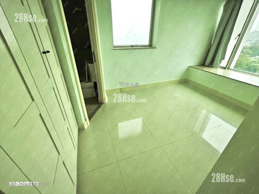Uptown Sell 3 Bedrooms 764 ft²