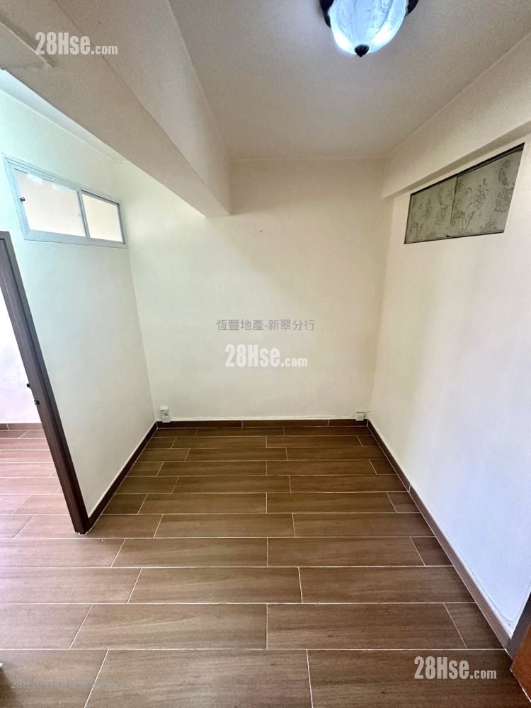 Yen Lok Building Rental 2 Bedrooms , 1 Bathroom 290 ft²