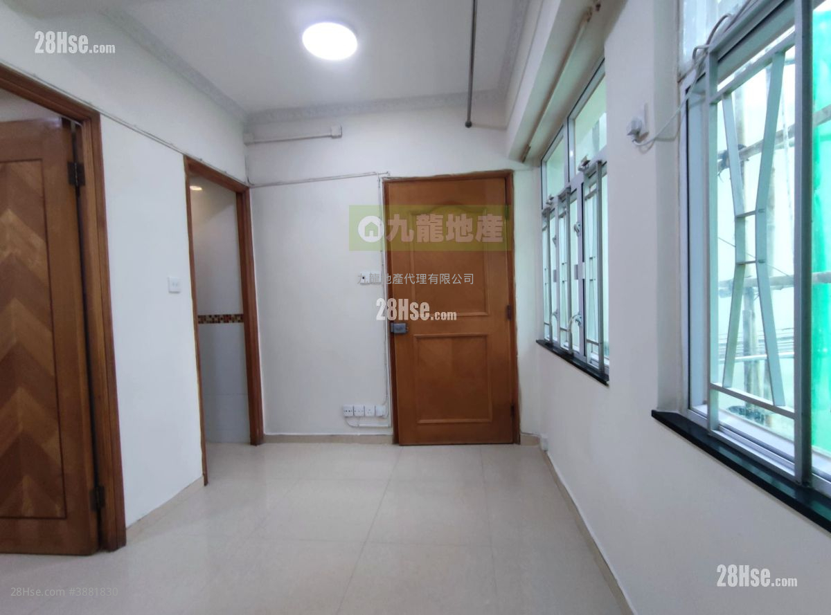 Kam Fai Building Sell 2 Bedrooms , 1 Bathroom 259 ft²