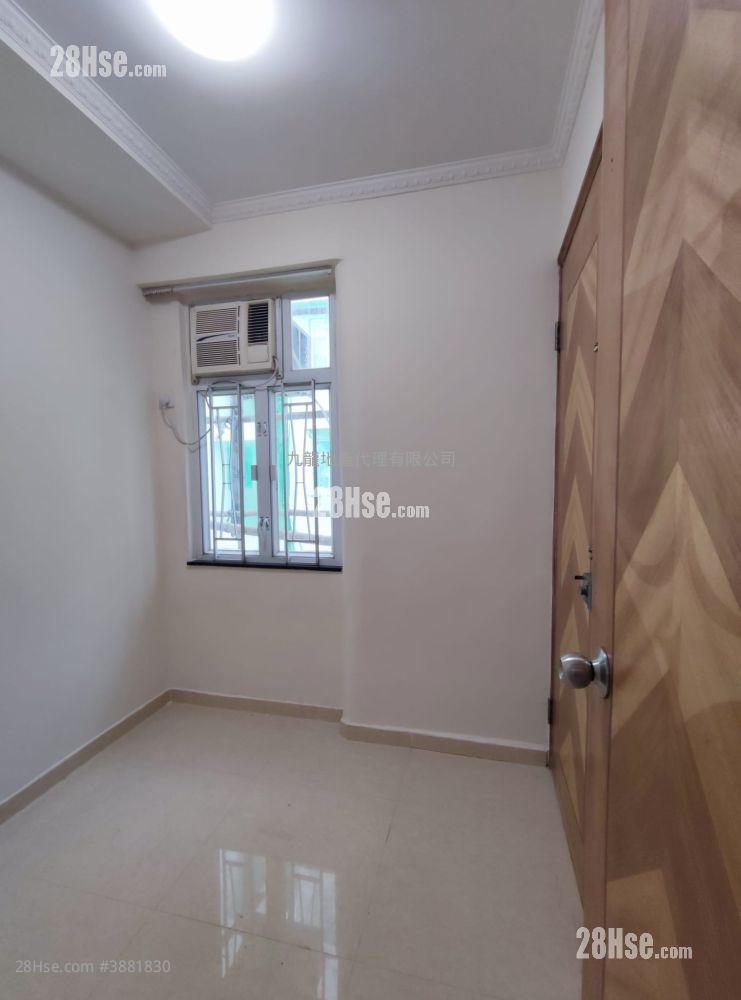 Kam Fai Building Sell 2 Bedrooms , 1 Bathroom 259 ft²