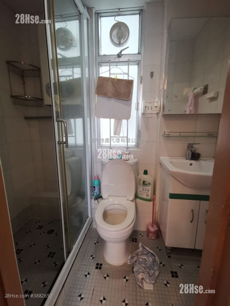 Springfield Garden Sell 2 Bedrooms , 1 Bathroom 316 ft²