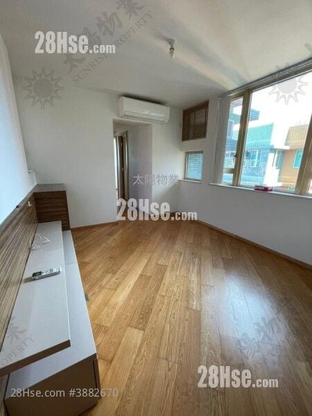 Harbour Place Sell 3 Bedrooms 588 ft²