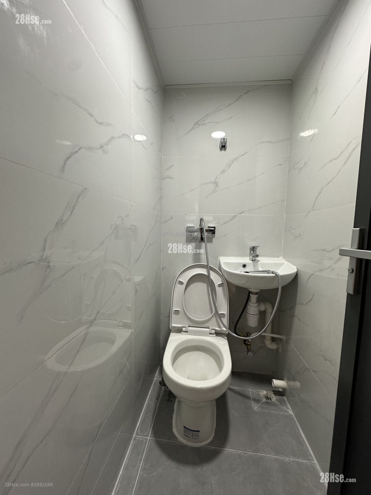 --- Rental 170 ft²