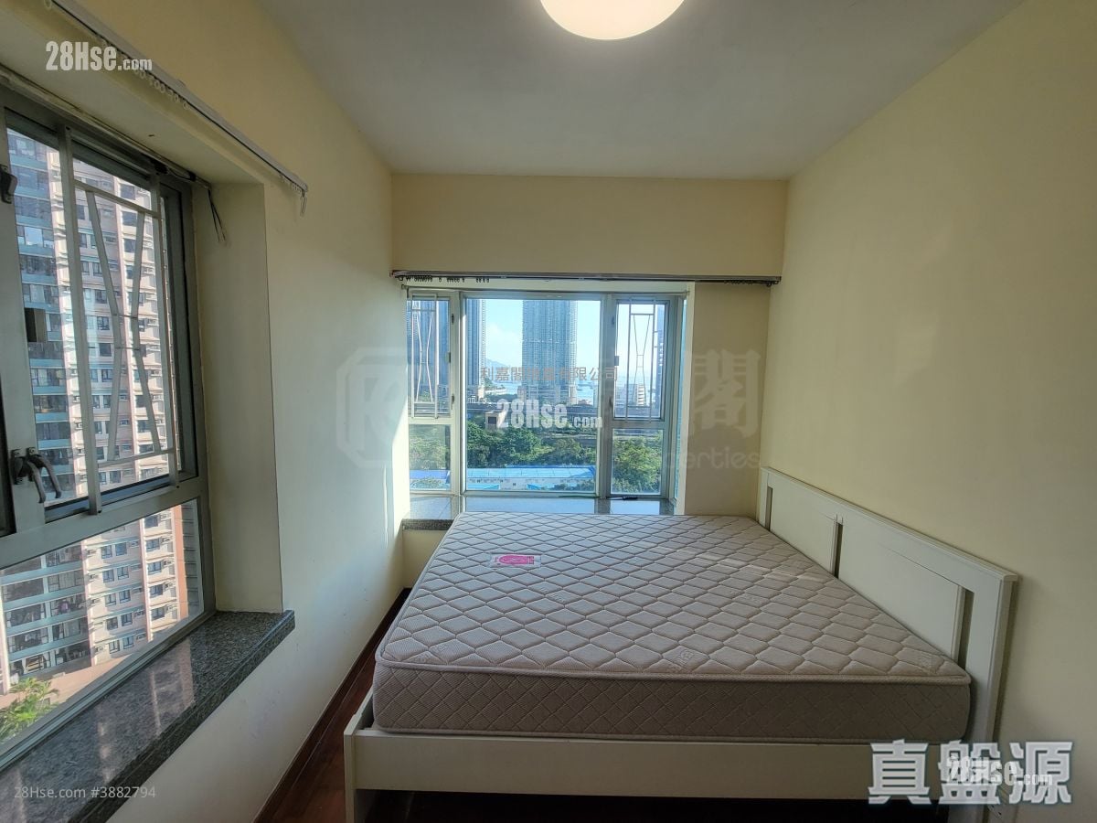 Metro Harbour View Sell 4 Bedrooms , 2 Bathrooms 601 ft²