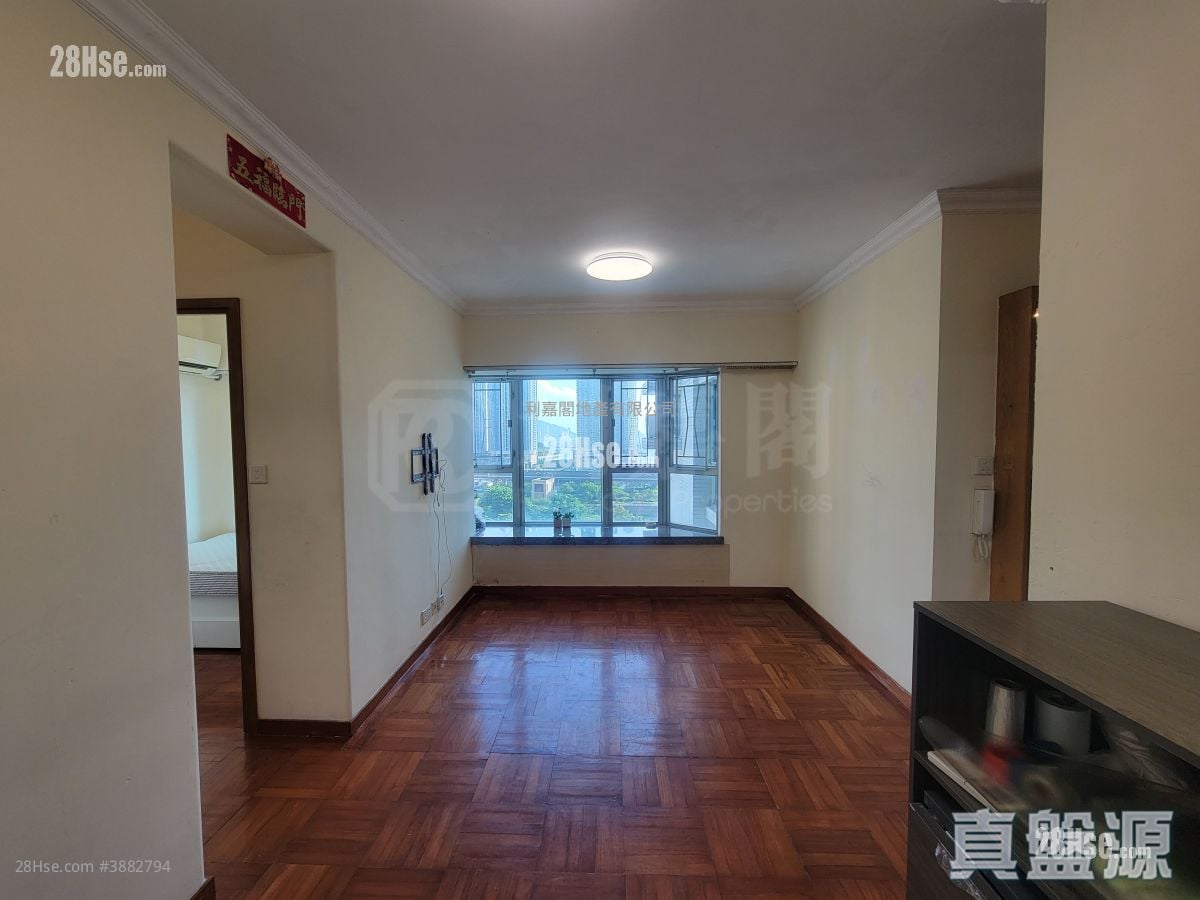 Metro Harbour View Sell 4 Bedrooms , 2 Bathrooms 601 ft²