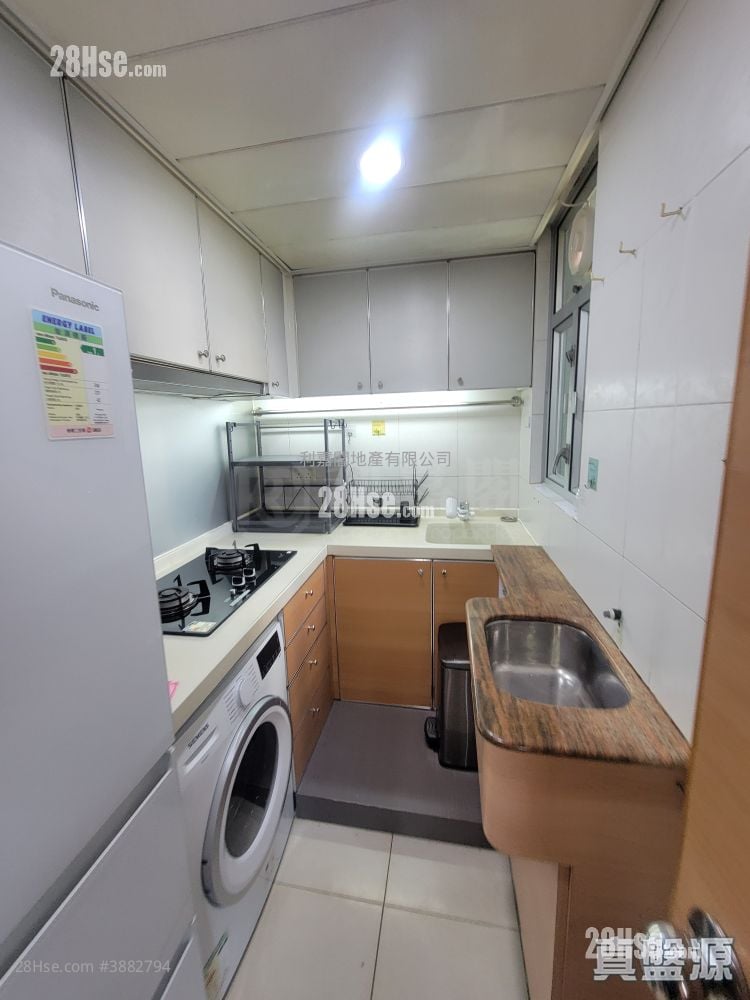 Metro Harbour View Sell 4 Bedrooms , 2 Bathrooms 601 ft²