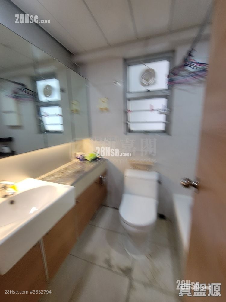Metro Harbour View Sell 4 Bedrooms , 2 Bathrooms 601 ft²