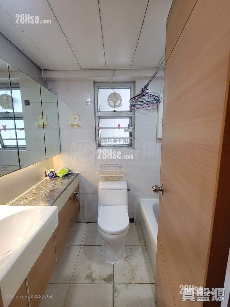 Metro Harbour View Sell 4 Bedrooms , 2 Bathrooms 601 ft²