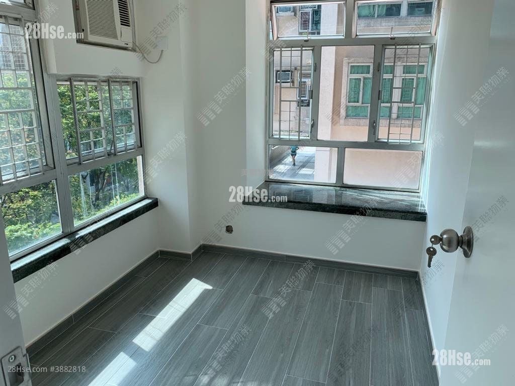 Sheung Shui Centre Sell 2 Bedrooms 351 ft²