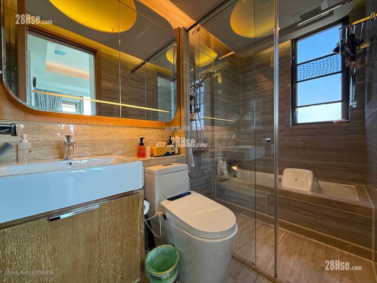 The Mediterranean Rental 3 Bedrooms , 3 Bathrooms 994 ft²