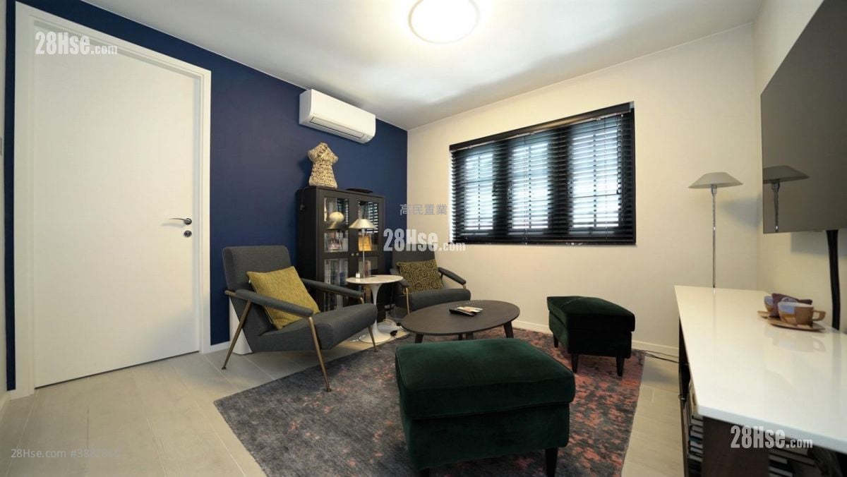 Village Rental 4 Bedrooms , 3 Bathrooms 2,100 ft²