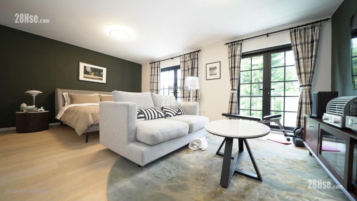 Village Rental 4 Bedrooms , 3 Bathrooms 2,100 ft²