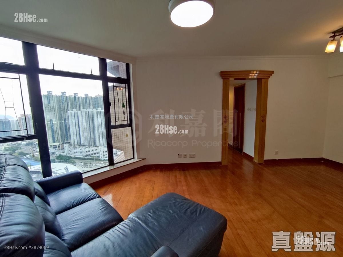 Nan Fung Plaza Rental 3 Bedrooms , 2 Bathrooms 702 ft²