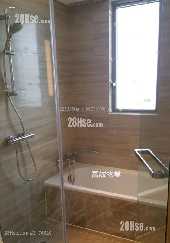 Peninsula East Rental 4 Bedrooms , 3 Bathrooms 999 ft²