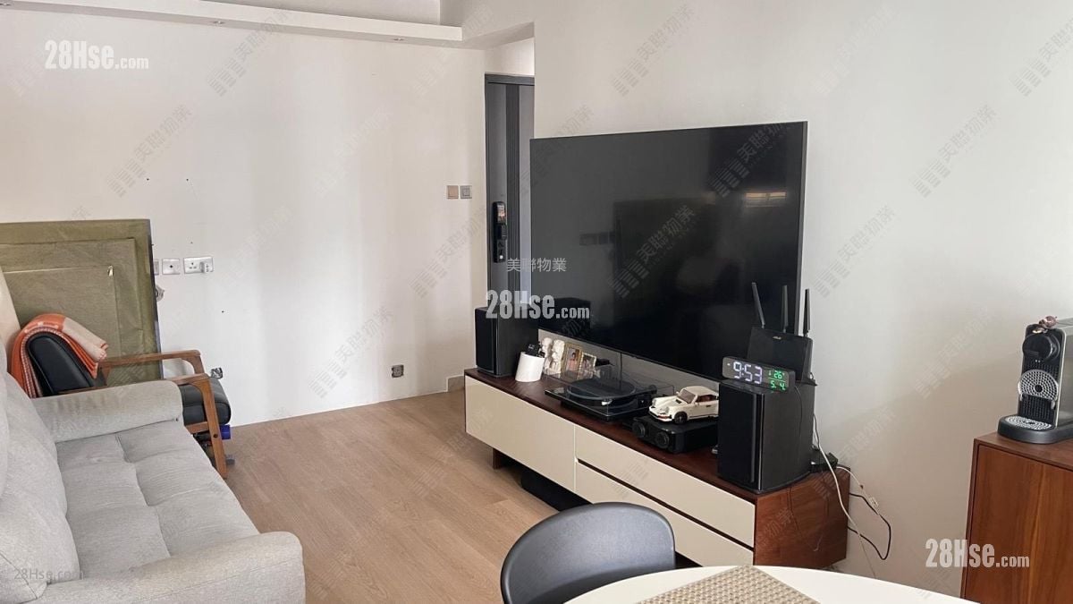 Fung Ting Court Sell 3 Bedrooms , 2 Bathrooms 661 ft²