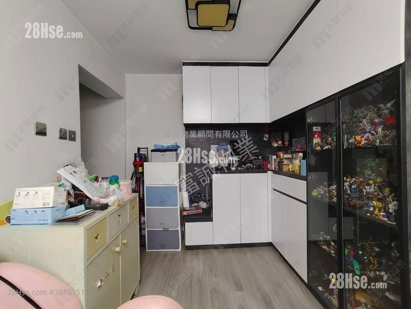 Hong Tin Court Sell 400 ft²