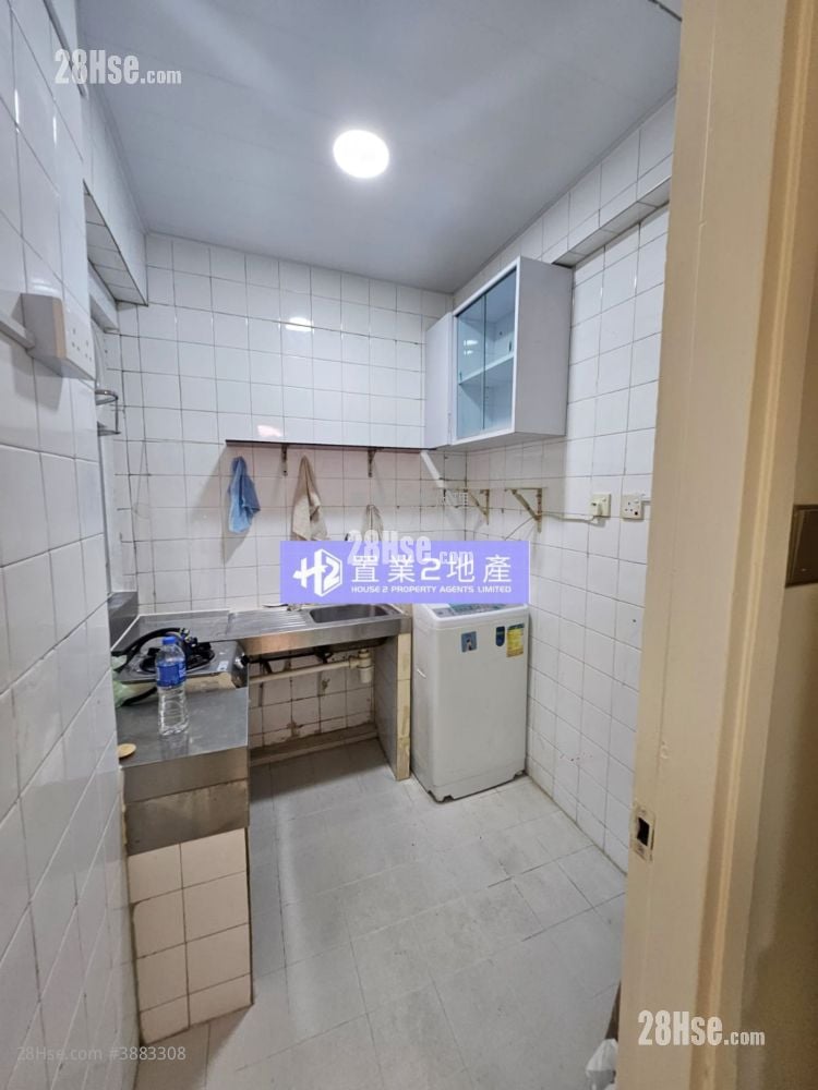 Cosmopolitan Estates Rental 2 Bedrooms , 1 Bathroom 325 ft²