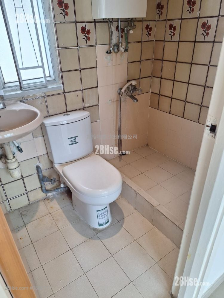 Golden Lion Garden Rental 1 Bedroom , 1 Bathroom 260 ft²