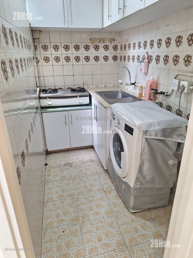 Golden Lion Garden Rental 1 Bedroom , 1 Bathroom 260 ft²