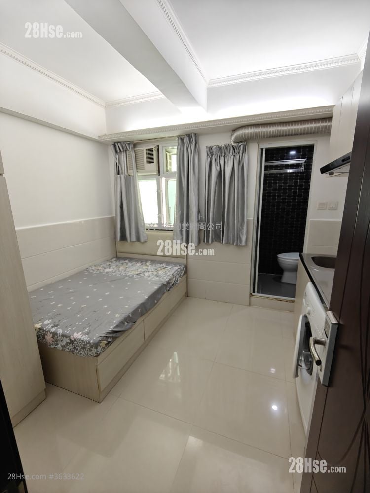 Golden Mansion Rental Studio , 1 Bathroom 140 ft²