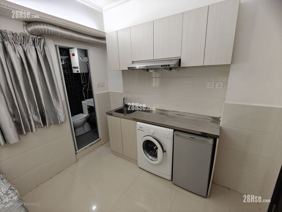 Golden Mansion Rental Studio , 1 Bathroom 140 ft²
