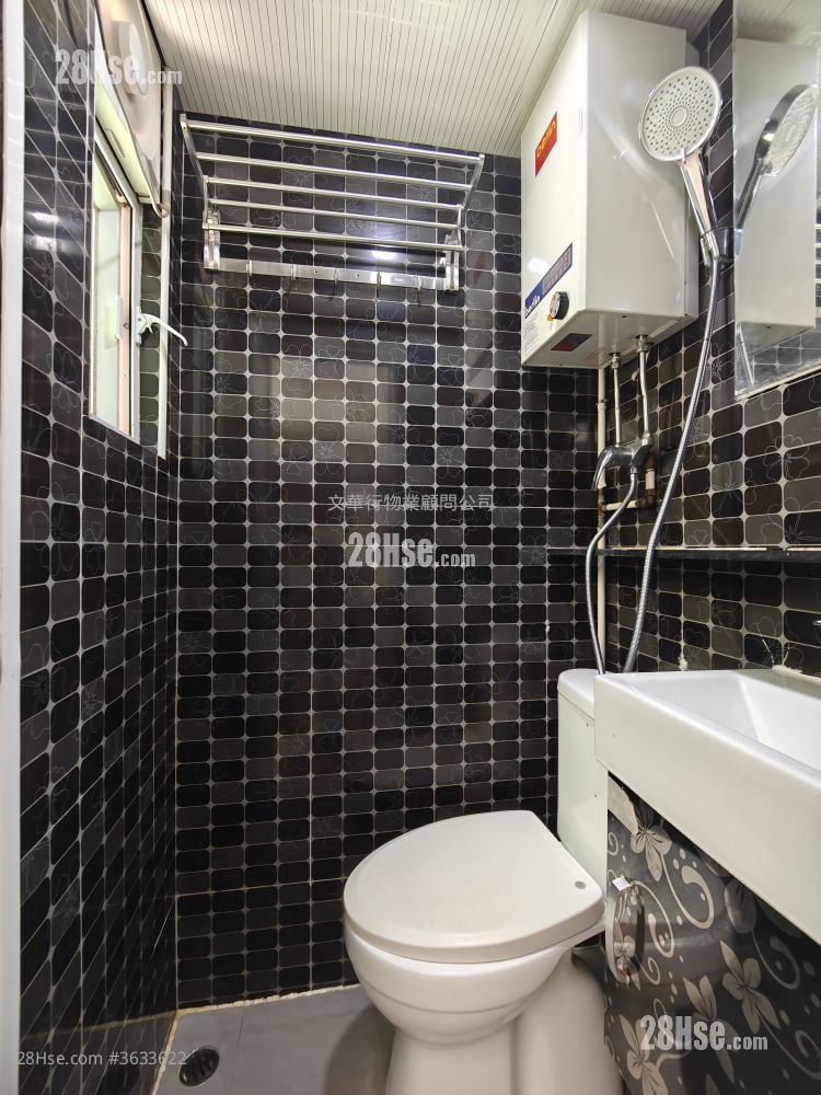 Golden Mansion Rental Studio , 1 Bathroom 140 ft²