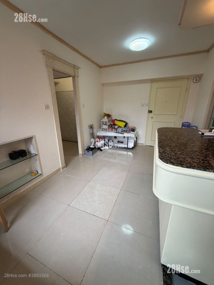 Hang Tung Building Rental 2 Bedrooms , 1 Bathroom 380 ft²